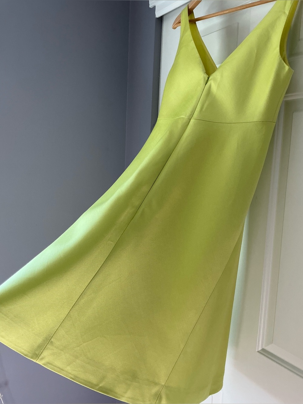 J.Crew Chartreuse Silk Blend Lime Green Sleeveless V-Neck Cocktail Dress 8 - Picture 4 of 15